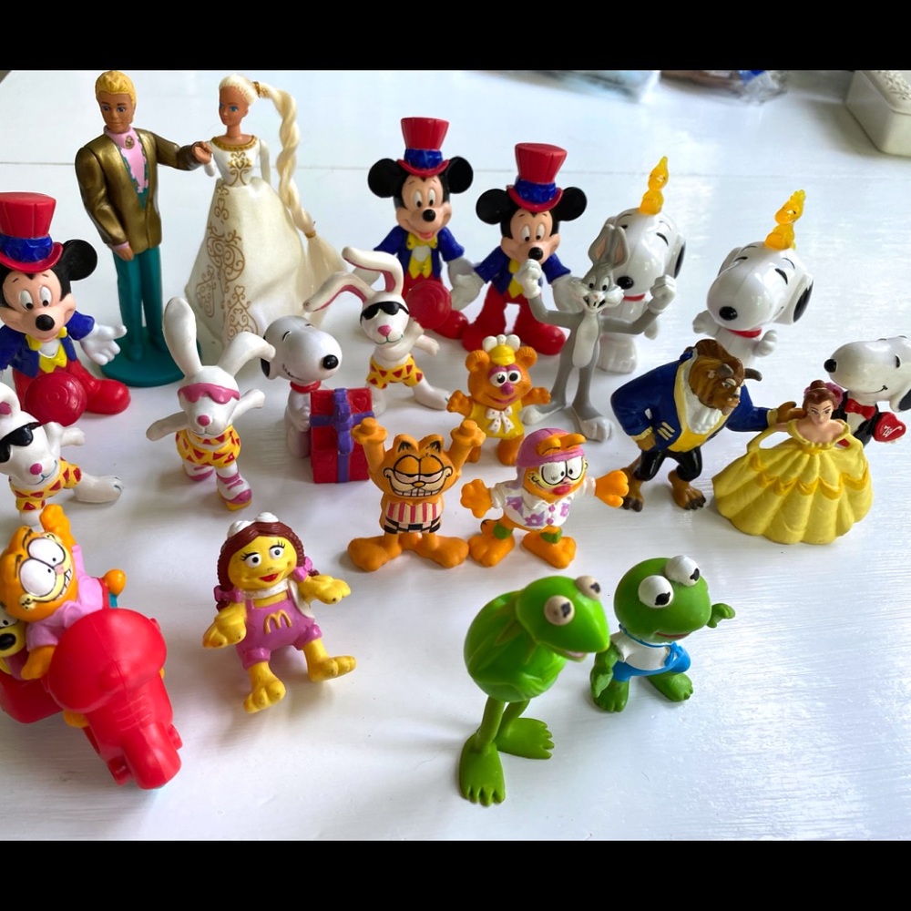 Vintage Minnie Mickey Garfield Kermit Snoopy etc. character figurines